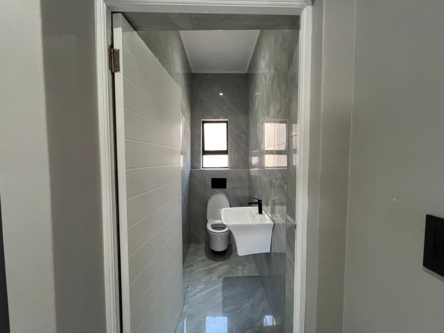 4 Bedroom Property for Sale in Six Fountains Residential Estate Gauteng