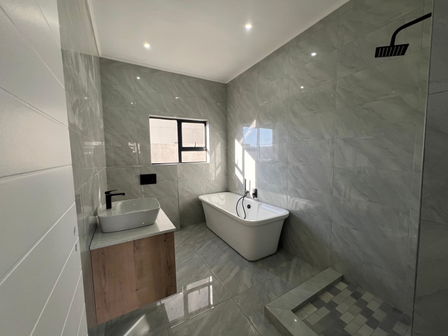 4 Bedroom Property for Sale in Six Fountains Residential Estate Gauteng