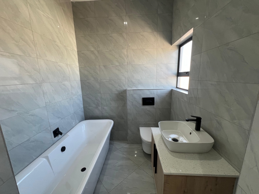 4 Bedroom Property for Sale in Six Fountains Residential Estate Gauteng