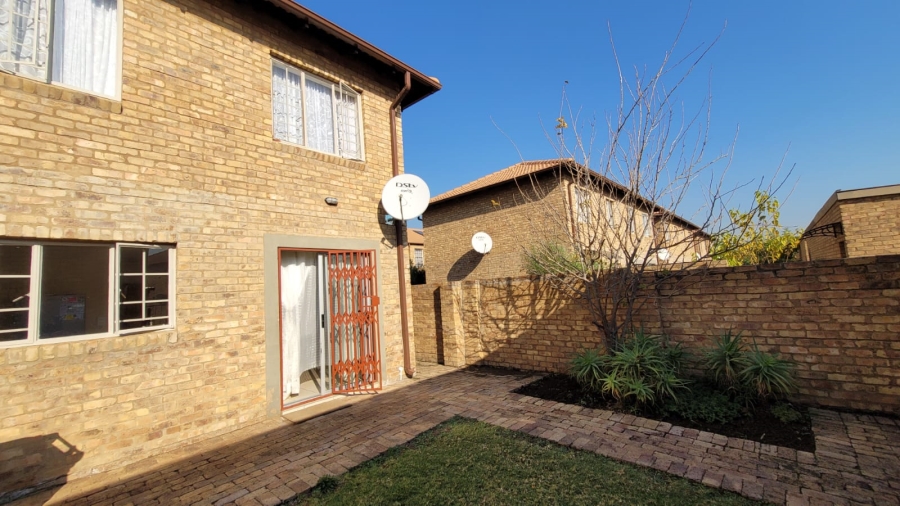 3 Bedroom Property for Sale in Annlin Gauteng