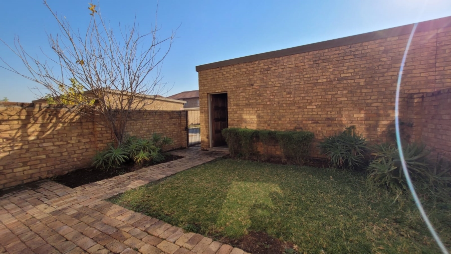 3 Bedroom Property for Sale in Annlin Gauteng