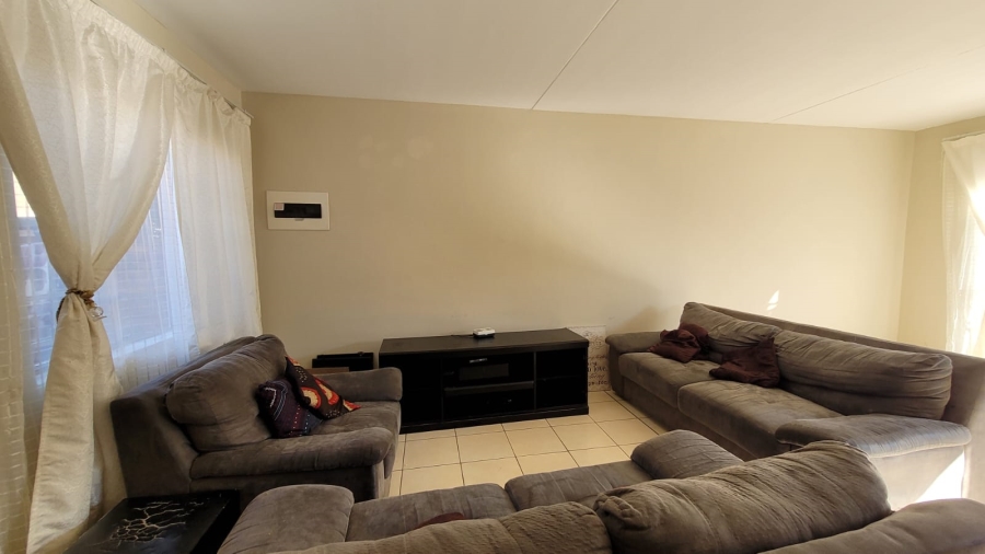 3 Bedroom Property for Sale in Annlin Gauteng
