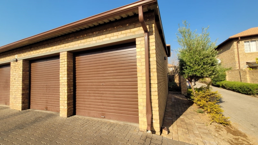 3 Bedroom Property for Sale in Annlin Gauteng