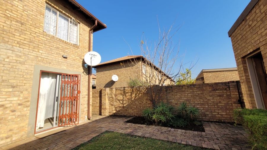 3 Bedroom Property for Sale in Annlin Gauteng