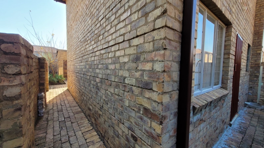 3 Bedroom Property for Sale in Annlin Gauteng