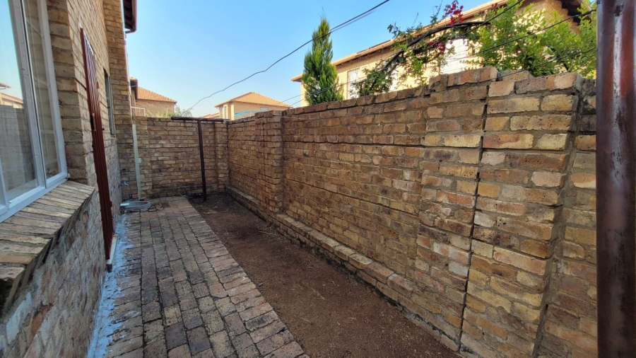 3 Bedroom Property for Sale in Annlin Gauteng