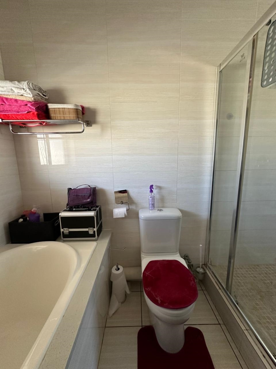 2 Bedroom Property for Sale in Carlswald Gauteng