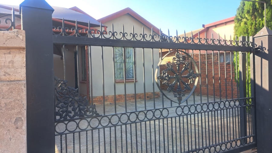 3 Bedroom Property for Sale in Soshanguve UU Gauteng