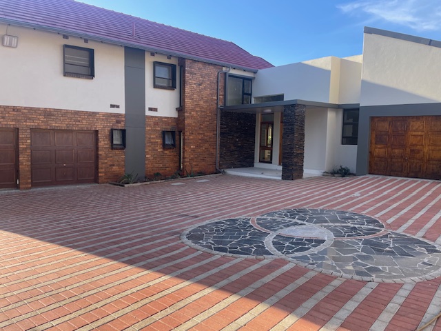 5 Bedroom Property for Sale in Bedfordview Gauteng