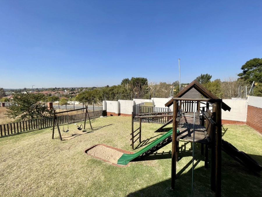 2 Bedroom Property for Sale in North Riding Gauteng