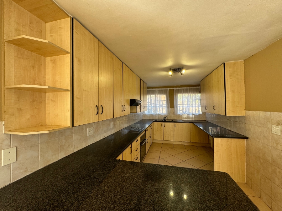 To Let 3 Bedroom Property for Rent in Bassonia Rock Gauteng