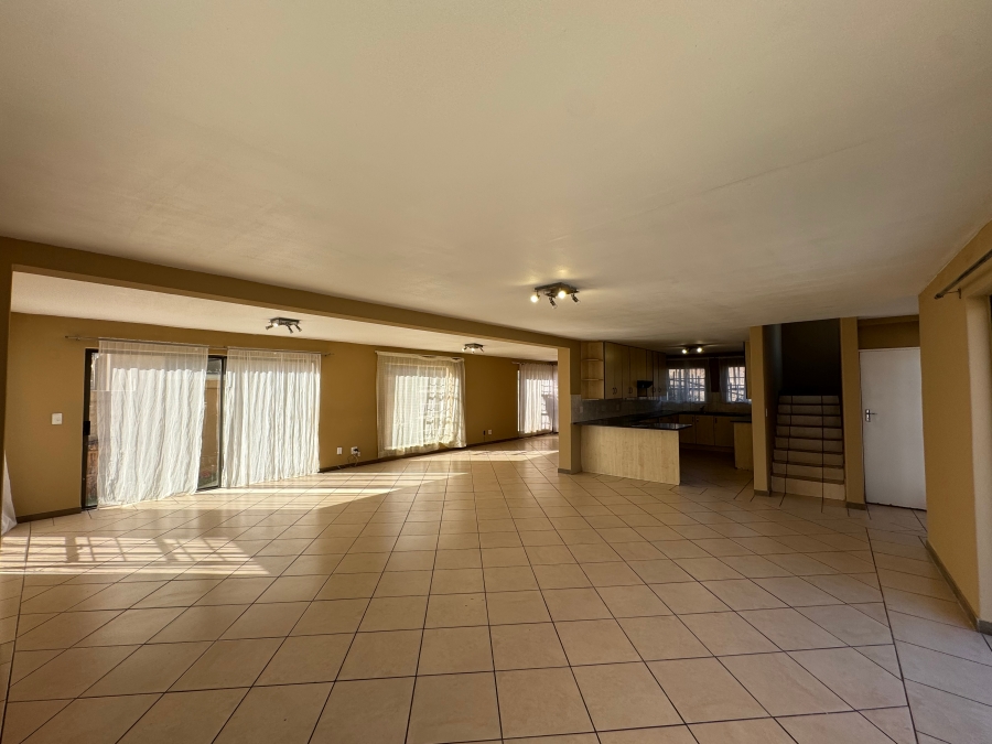 To Let 3 Bedroom Property for Rent in Bassonia Rock Gauteng