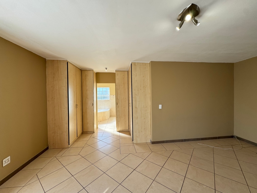 To Let 3 Bedroom Property for Rent in Bassonia Rock Gauteng