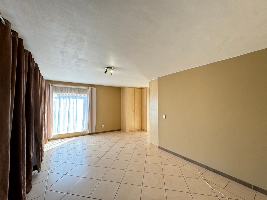 To Let 3 Bedroom Property for Rent in Bassonia Rock Gauteng