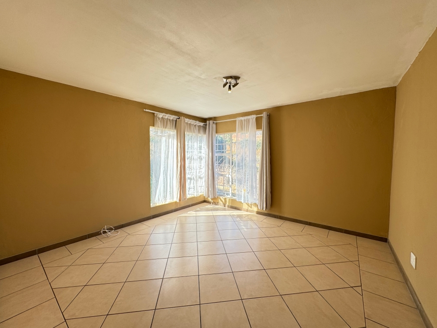 To Let 3 Bedroom Property for Rent in Bassonia Rock Gauteng