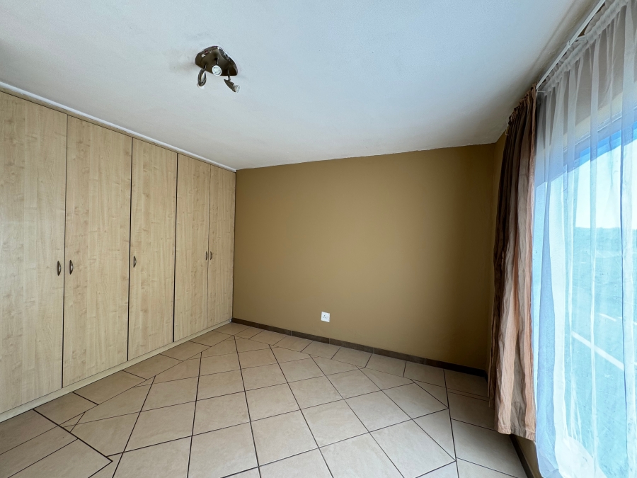 To Let 3 Bedroom Property for Rent in Bassonia Rock Gauteng