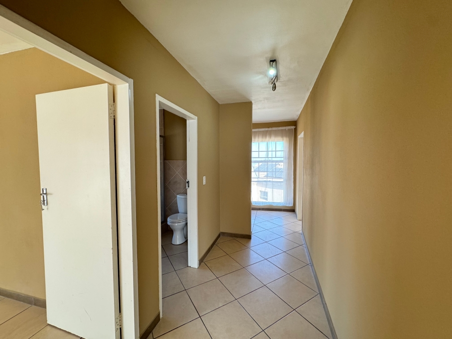 To Let 3 Bedroom Property for Rent in Bassonia Rock Gauteng