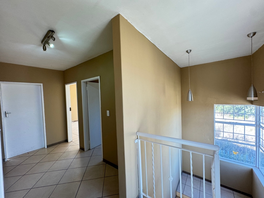 To Let 3 Bedroom Property for Rent in Bassonia Rock Gauteng