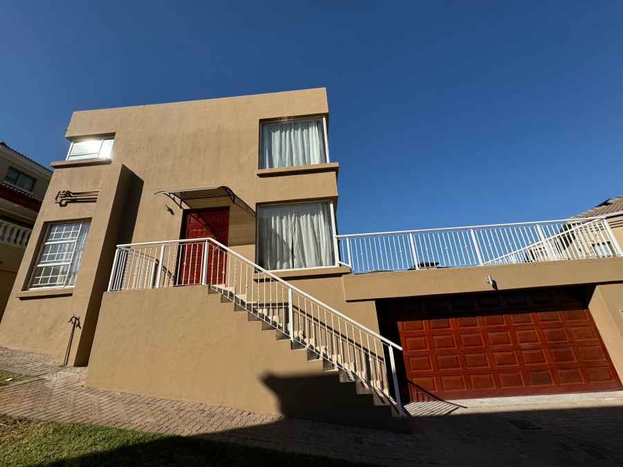 To Let 3 Bedroom Property for Rent in Bassonia Rock Gauteng