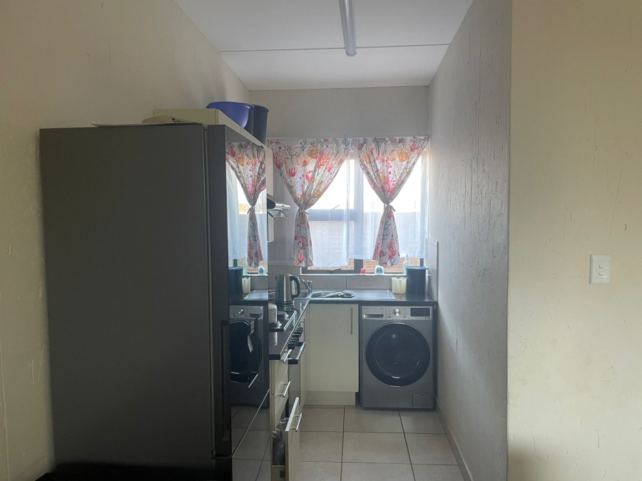 2 Bedroom Property for Sale in Protea Glen Gauteng