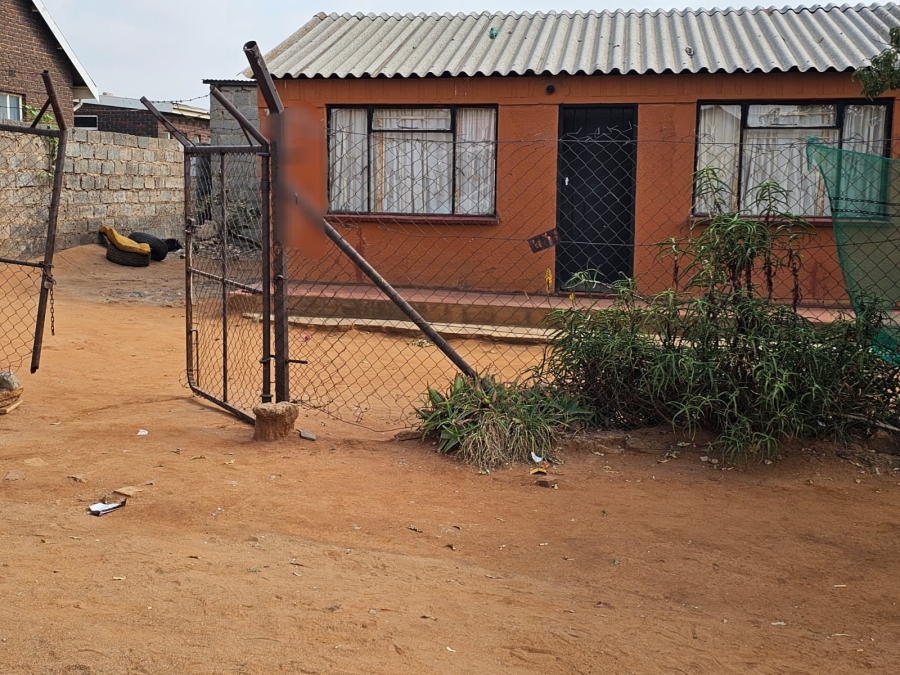 5 Bedroom Property for Sale in Igqagqa Gauteng