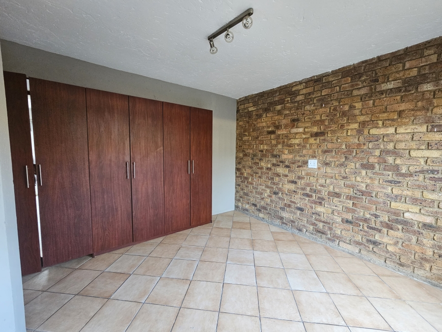 3 Bedroom Property for Sale in Glen Marais Gauteng