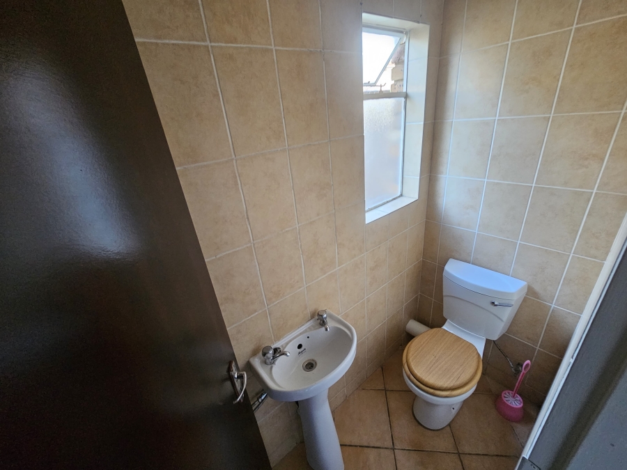 3 Bedroom Property for Sale in Glen Marais Gauteng