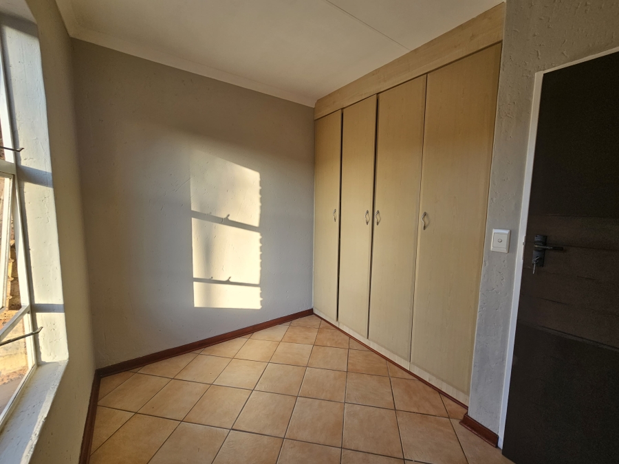 3 Bedroom Property for Sale in Glen Marais Gauteng