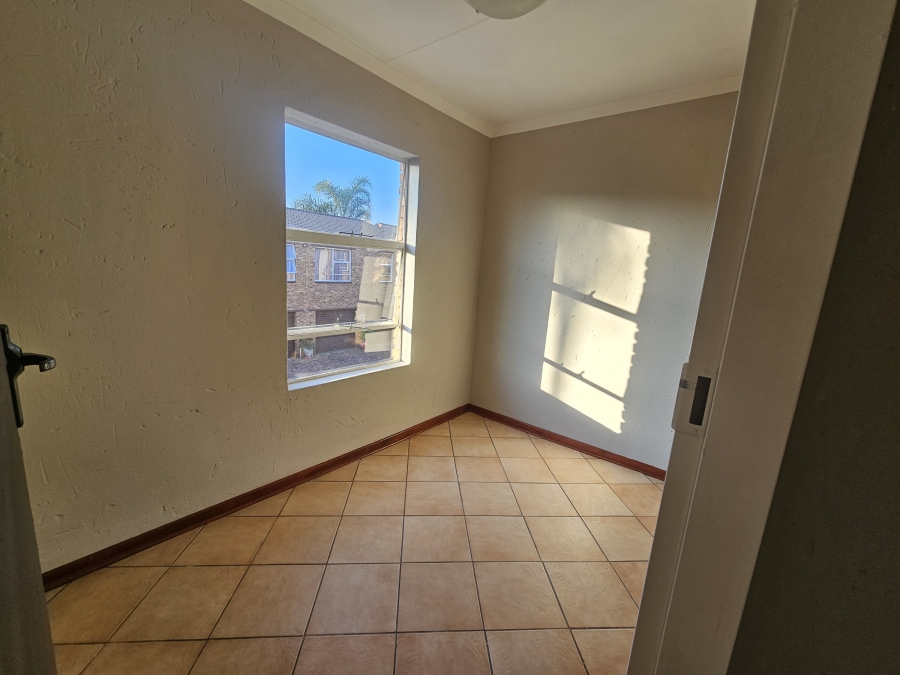 3 Bedroom Property for Sale in Glen Marais Gauteng