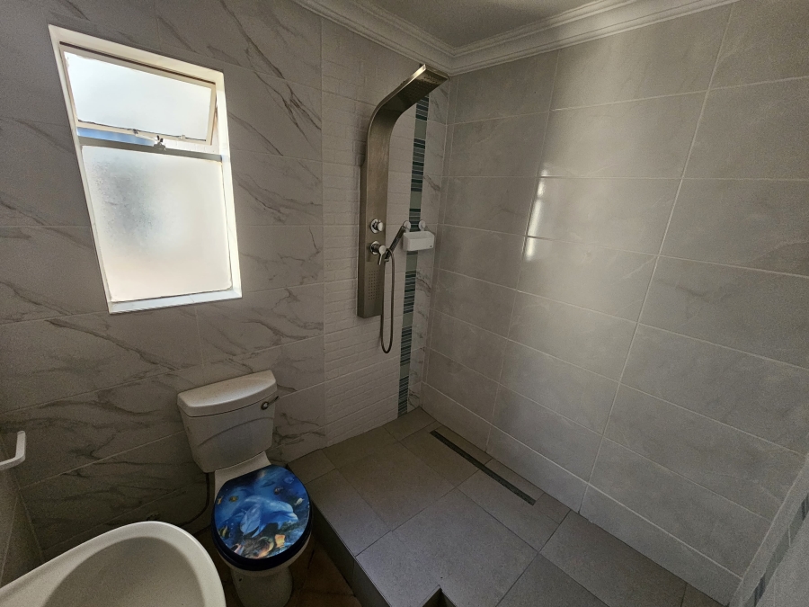 3 Bedroom Property for Sale in Glen Marais Gauteng