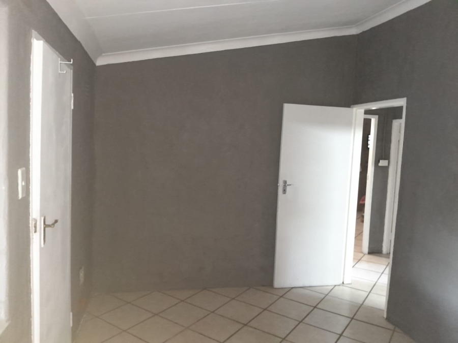 2 Bedroom Property for Sale in Danville Gauteng