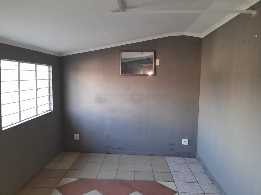 2 Bedroom Property for Sale in Danville Gauteng