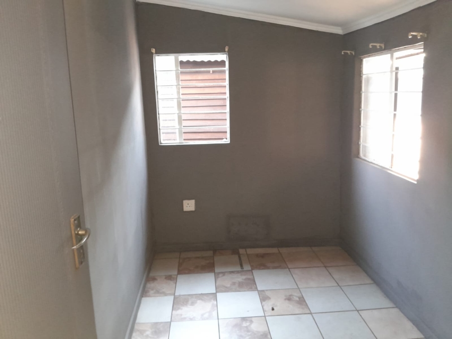 2 Bedroom Property for Sale in Danville Gauteng