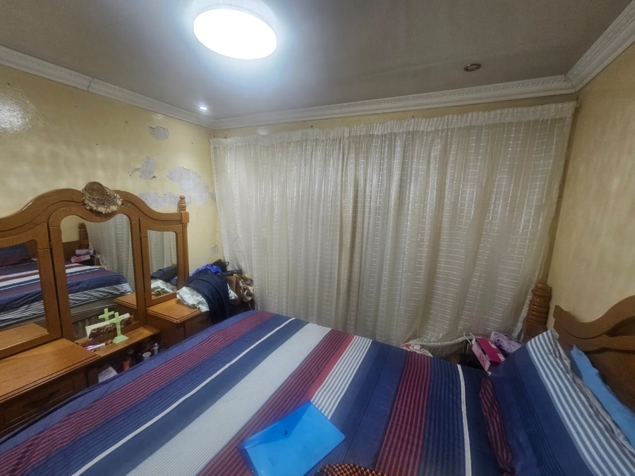 2 Bedroom Property for Sale in Teanong Gauteng