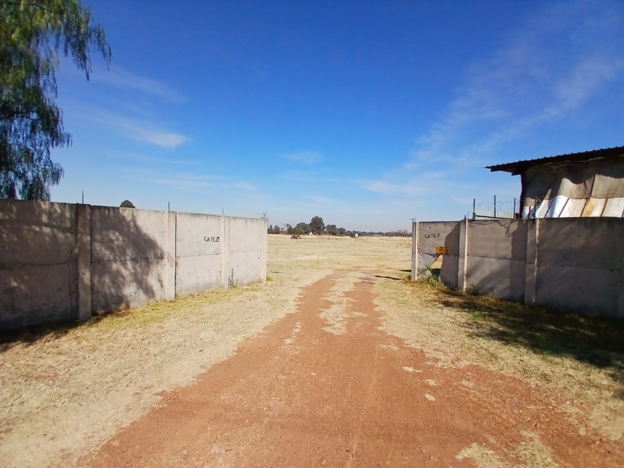 Commercial Property for Sale in Valley Settlements A H Gauteng