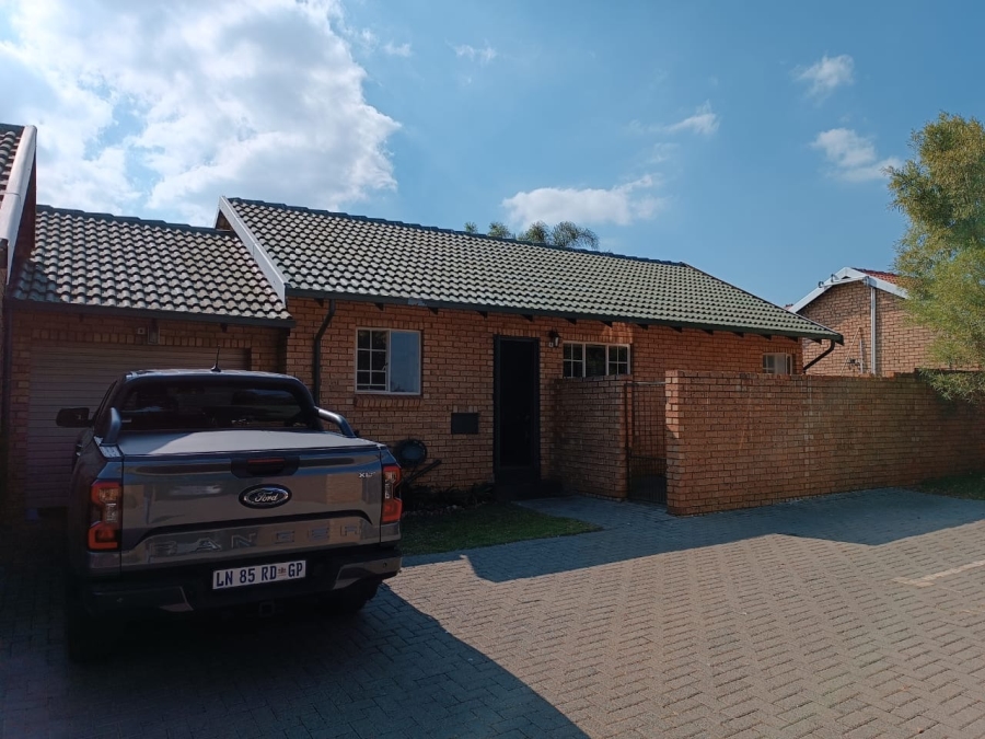 2 Bedroom Property for Sale in Highveld Gauteng