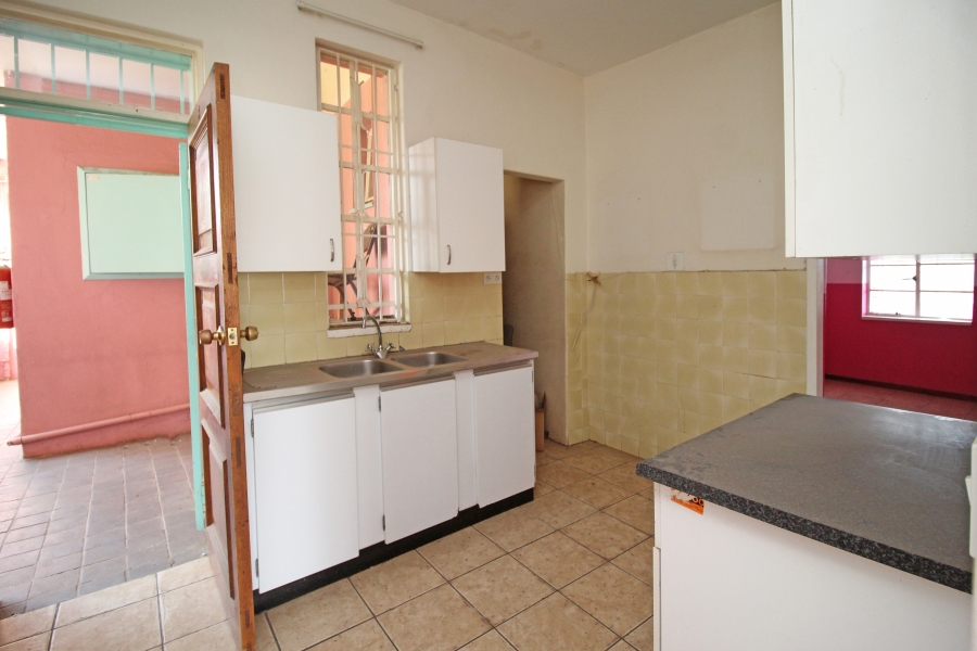 16 Bedroom Property for Sale in Observatory Gauteng