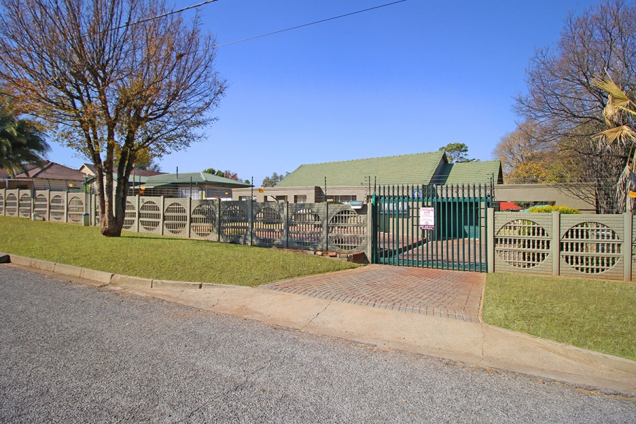 4 Bedroom Property for Sale in Witpoortjie Gauteng