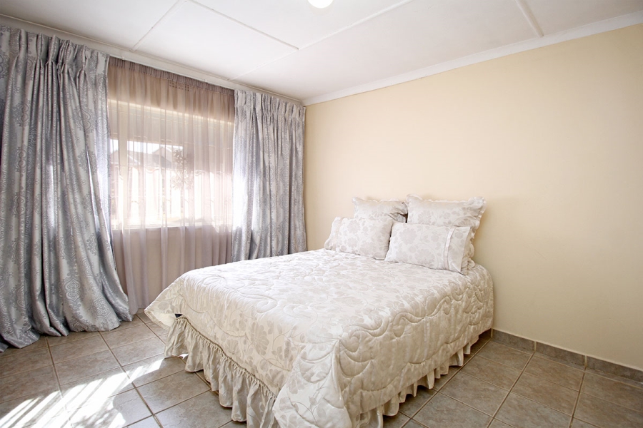 4 Bedroom Property for Sale in Witpoortjie Gauteng