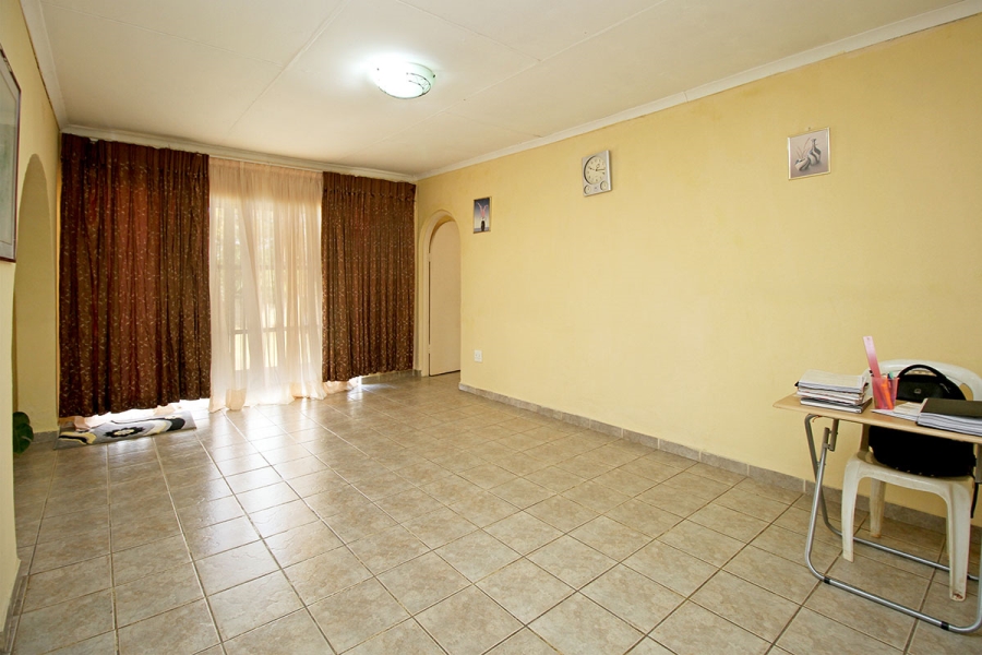 4 Bedroom Property for Sale in Witpoortjie Gauteng