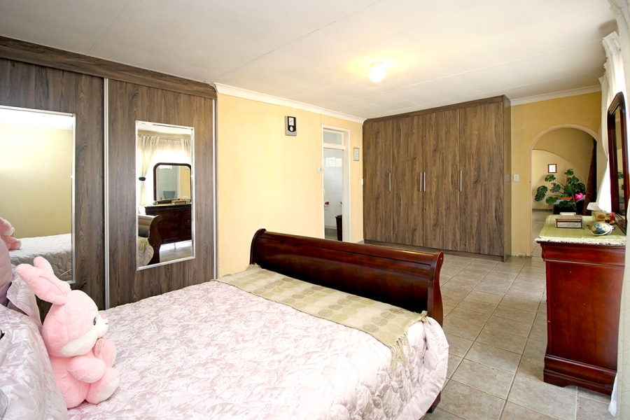 4 Bedroom Property for Sale in Witpoortjie Gauteng