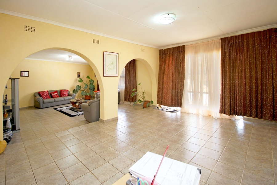 4 Bedroom Property for Sale in Witpoortjie Gauteng