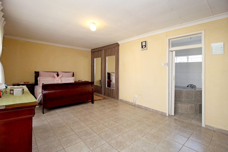 4 Bedroom Property for Sale in Witpoortjie Gauteng