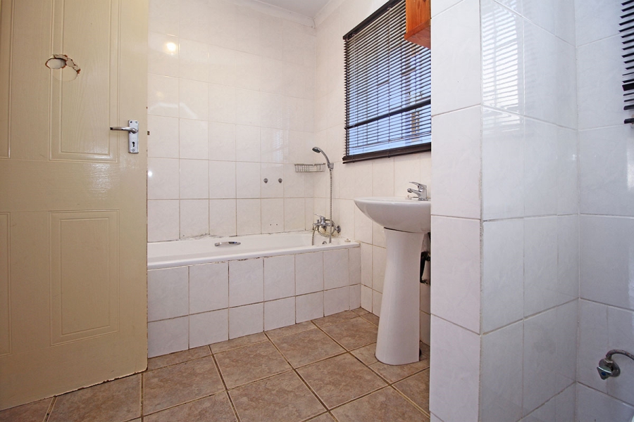4 Bedroom Property for Sale in Witpoortjie Gauteng