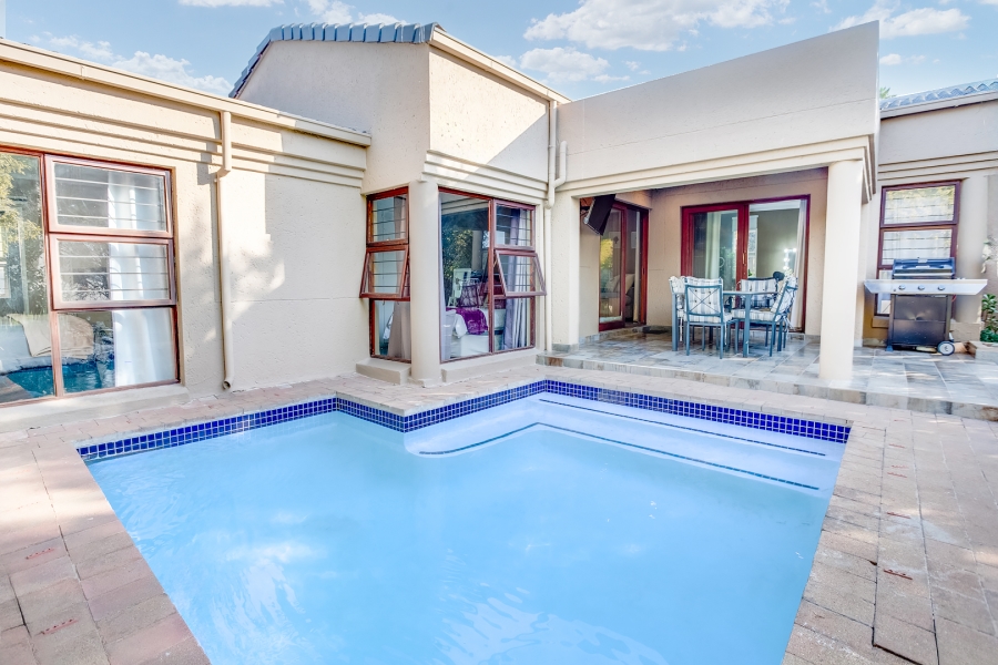 3 Bedroom Property for Sale in Lonehill Gauteng