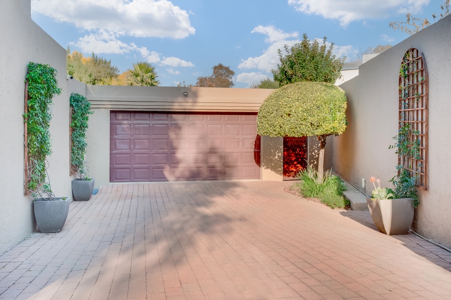3 Bedroom Property for Sale in Lonehill Gauteng