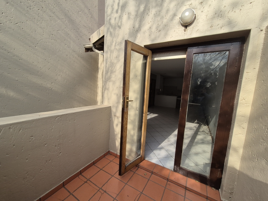 To Let 2 Bedroom Property for Rent in Buurendal Gauteng