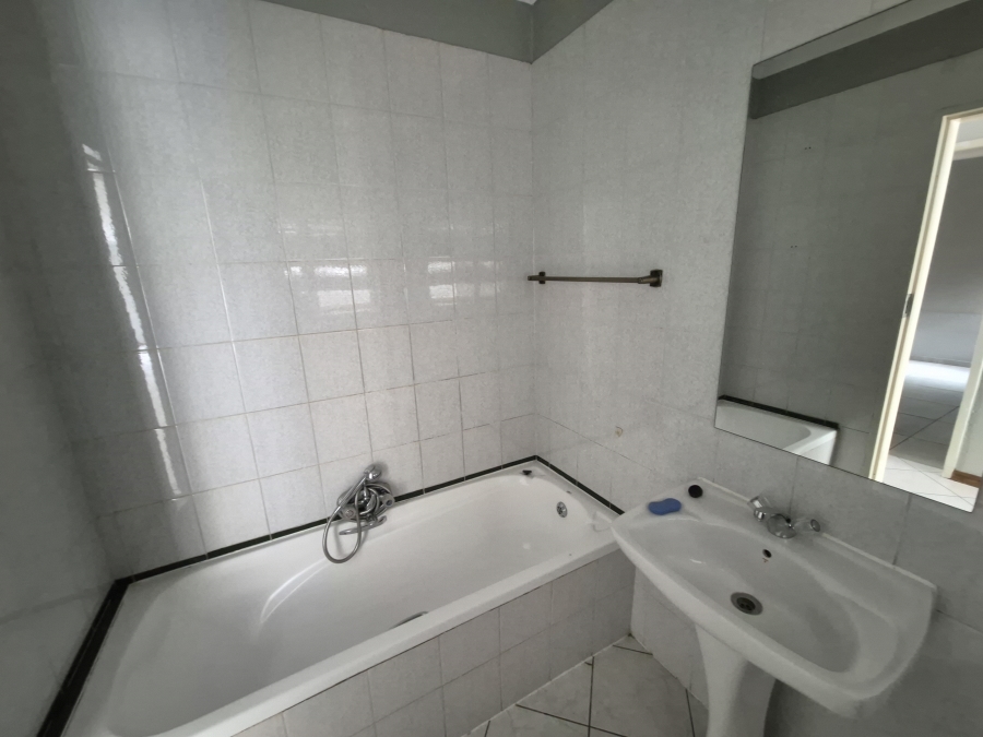 To Let 2 Bedroom Property for Rent in Buurendal Gauteng