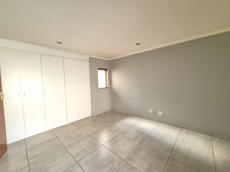To Let 2 Bedroom Property for Rent in Buurendal Gauteng