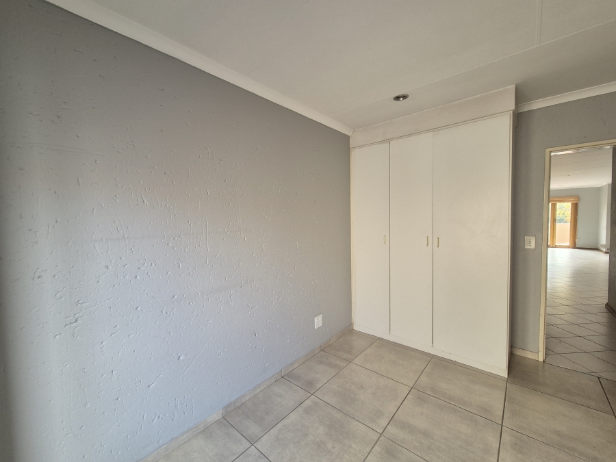 To Let 2 Bedroom Property for Rent in Buurendal Gauteng